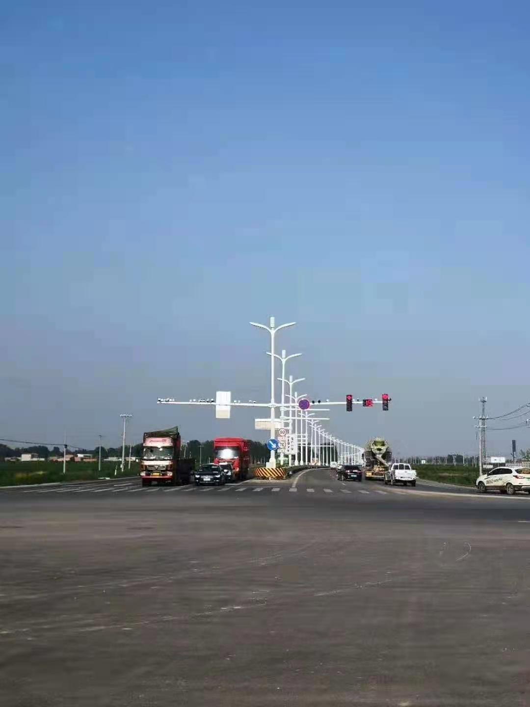 综合杆,多杆合一,智慧路灯杆